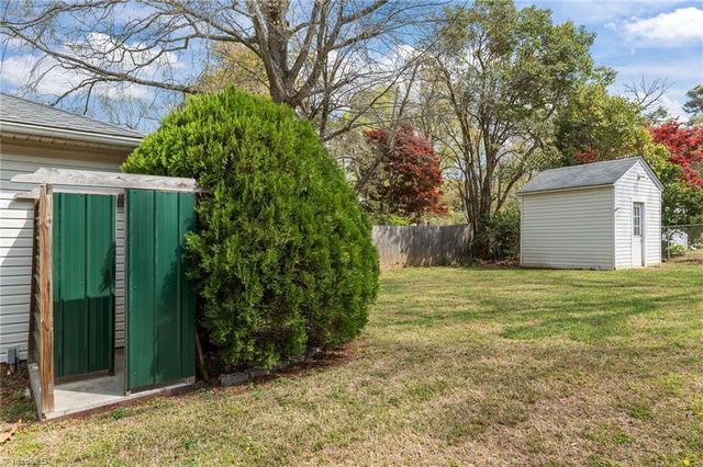 303 E Swannanoa Avenue, Liberty, NC 27298