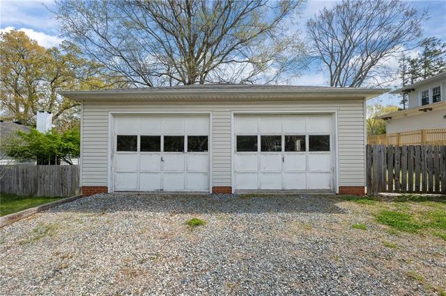 303 E Swannanoa Avenue, Liberty, NC 27298