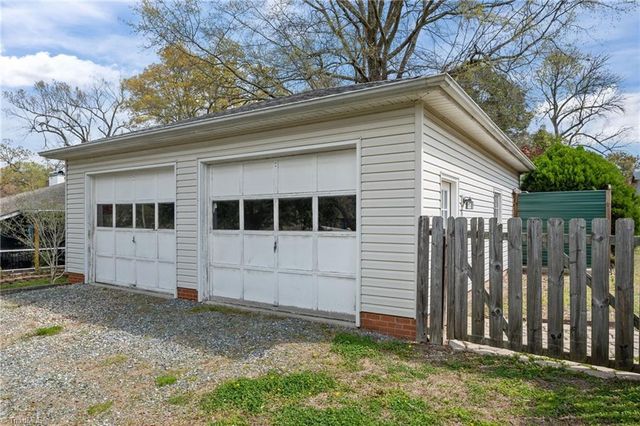 303 E Swannanoa Avenue, Liberty, NC 27298