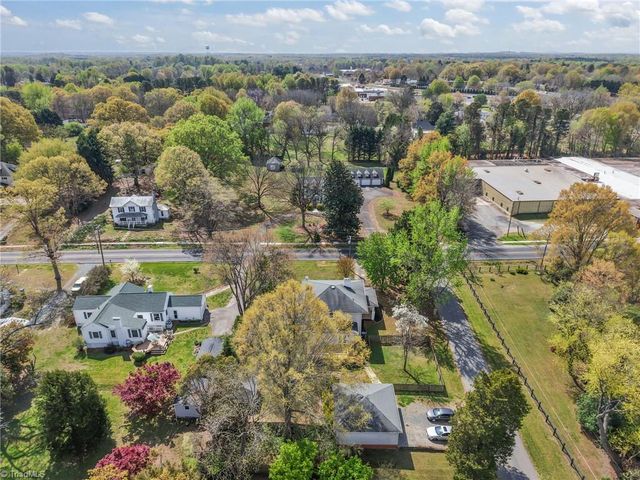 303 E Swannanoa Avenue, Liberty, NC 27298