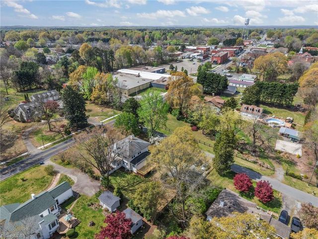 303 E Swannanoa Avenue, Liberty, NC 27298