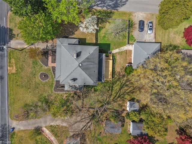 303 E Swannanoa Avenue, Liberty, NC 27298