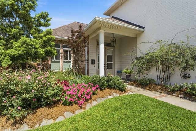 4530 Five Oaks Drive, Lake Charles, LA 70605