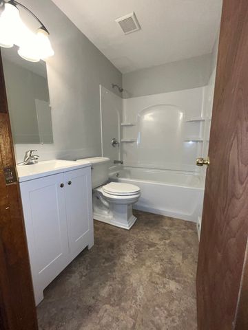 35 School Street 7, Dracut, MA 01826
