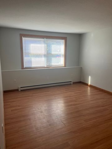 35 School Street 7, Dracut, MA 01826