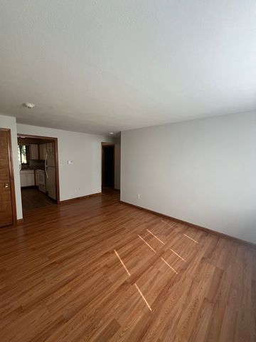 35 School Street 7, Dracut, MA 01826