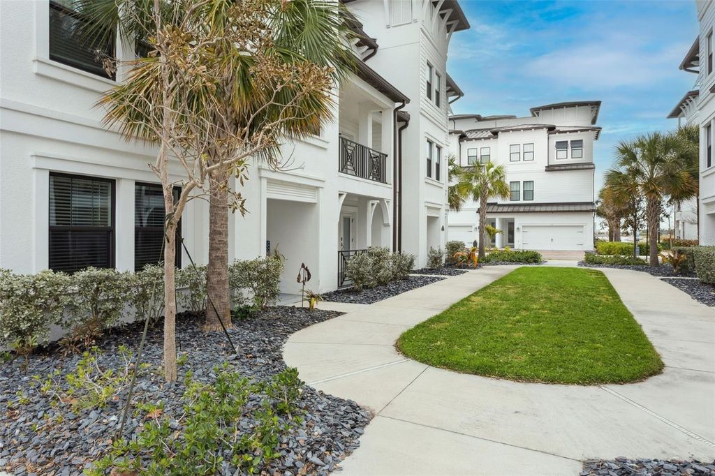 Image 3 of property listing at 5351 BRIDGE STREET 24, Tampa, FL 33611