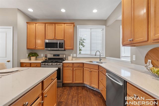 5984 Mill Point Court, Kentwood, MI 49512