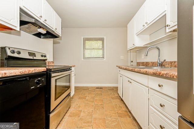 263 Roxbury Drive, Riverdale, GA 30274