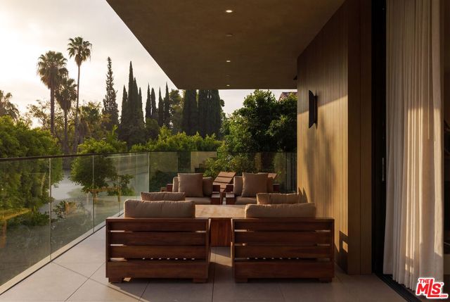 510 N Alpine Drive, Beverly Hills, CA 90210