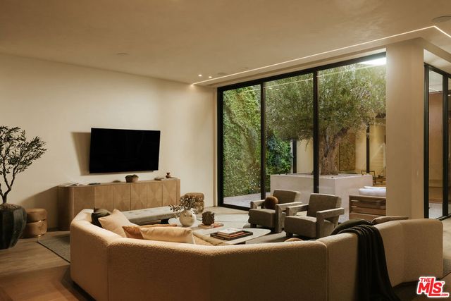 510 N Alpine Drive, Beverly Hills, CA 90210