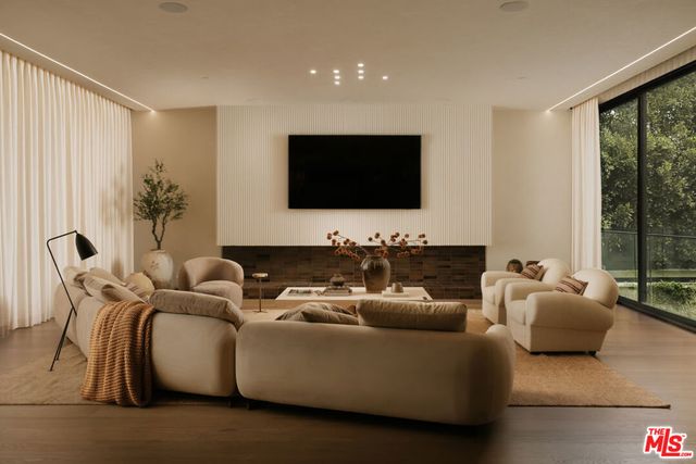 510 N Alpine Drive, Beverly Hills, CA 90210