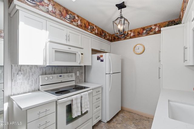 501 W TONOPAH Drive 6, Phoenix, AZ 85027