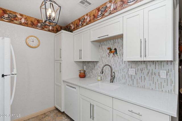 501 W TONOPAH Drive 6, Phoenix, AZ 85027