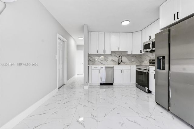 731 NE 16th St, Fort Lauderdale, FL 33304