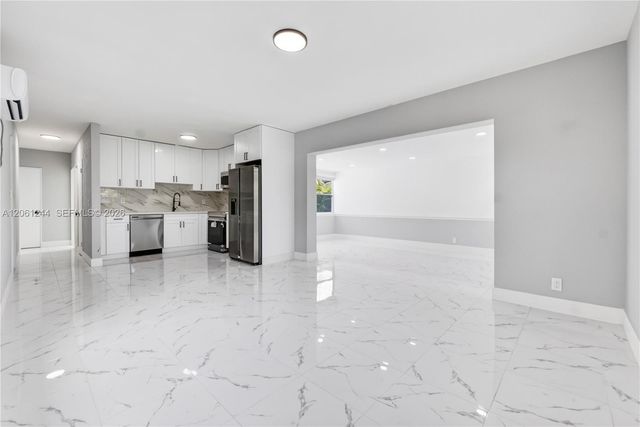 731 NE 16th St, Fort Lauderdale, FL 33304