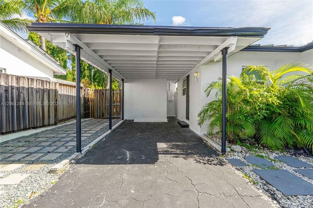 731 NE 16th St, Fort Lauderdale, FL 33304