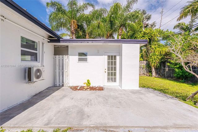 731 NE 16th St, Fort Lauderdale, FL 33304