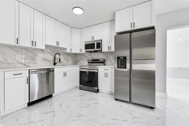 731 NE 16th St, Fort Lauderdale, FL 33304