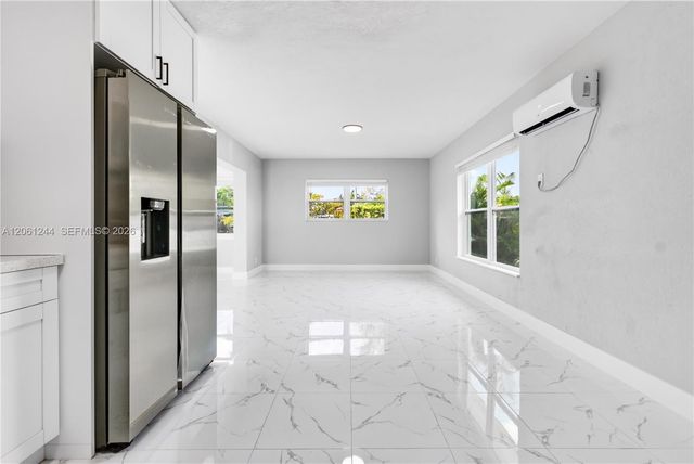 731 NE 16th St, Fort Lauderdale, FL 33304