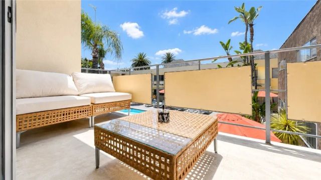 1233 N Laurel 211, West Hollywood, CA 90046