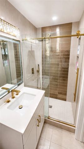 1233 N Laurel 211, West Hollywood, CA 90046