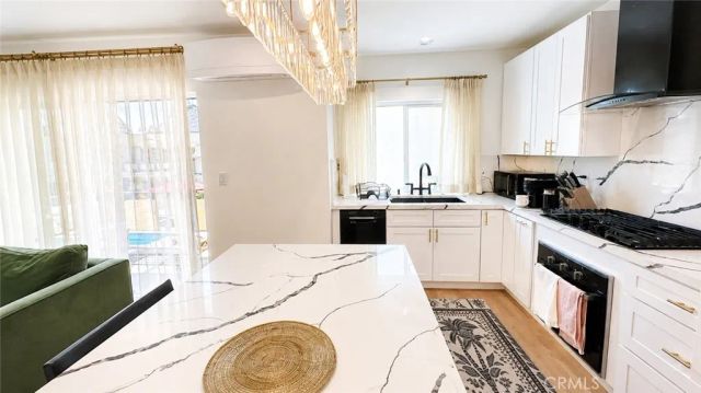 1233 N Laurel 211, West Hollywood, CA 90046