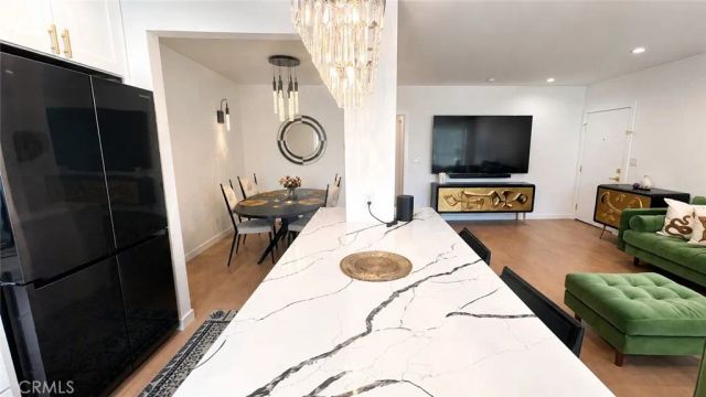 1233 N Laurel 211, West Hollywood, CA 90046