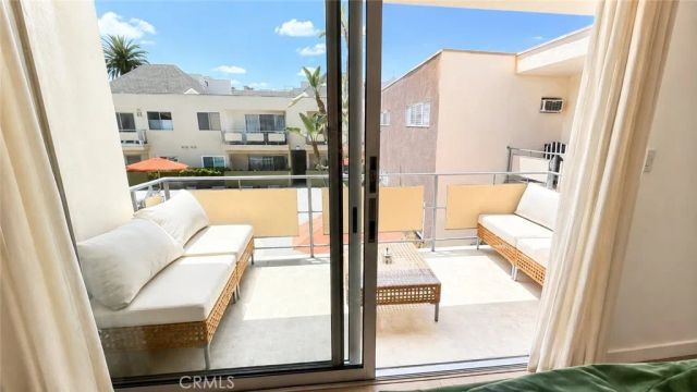 1233 N Laurel 211, West Hollywood, CA 90046
