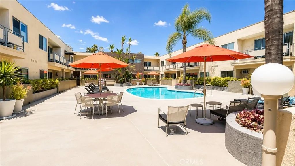 1233 N Laurel 211, West Hollywood, CA 90046