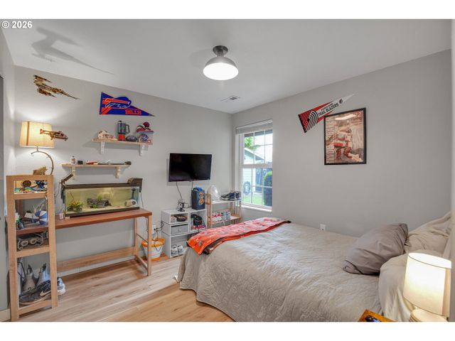 4215 Se ALTHAUS Cir, Troutdale, OR 97060