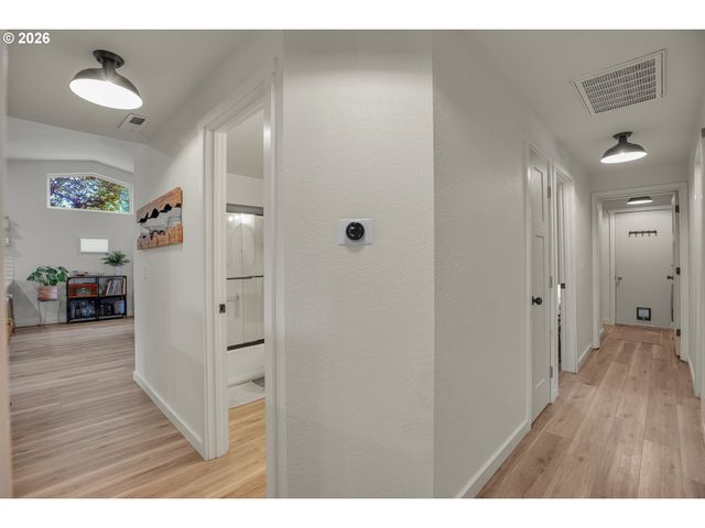 4215 Se ALTHAUS Cir, Troutdale, OR 97060