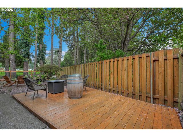 4215 Se ALTHAUS Cir, Troutdale, OR 97060