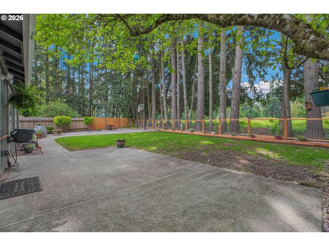 4215 Se ALTHAUS Cir, Troutdale, OR 97060