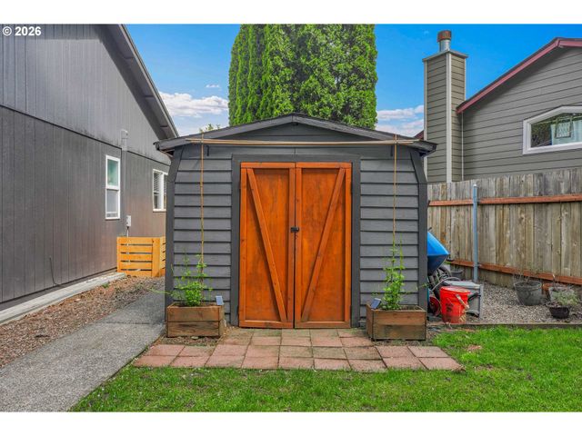 4215 Se ALTHAUS Cir, Troutdale, OR 97060