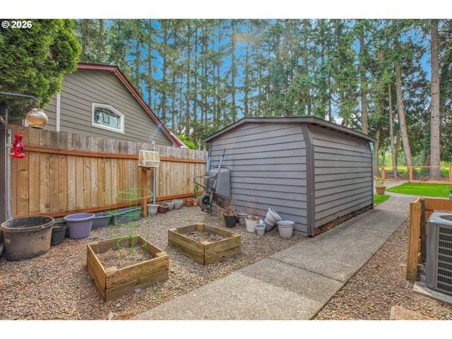 4215 Se ALTHAUS Cir, Troutdale, OR 97060