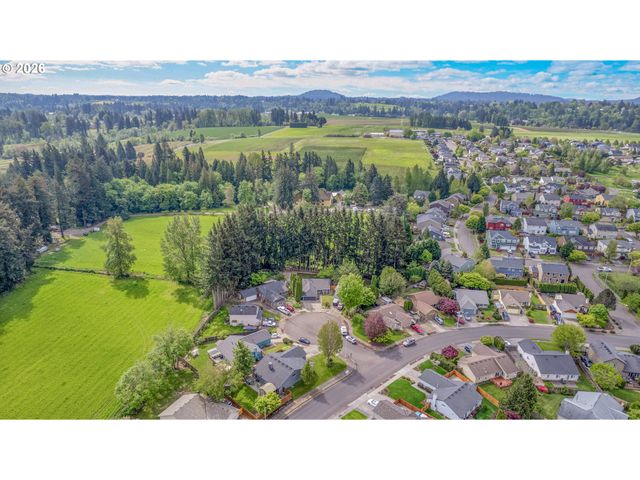 4215 Se ALTHAUS Cir, Troutdale, OR 97060