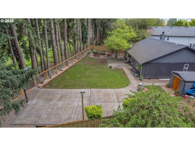 4215 Se ALTHAUS Cir, Troutdale, OR 97060