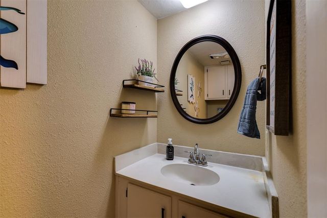 9713 Hefner Village Boulevard, Oklahoma City, OK 73162