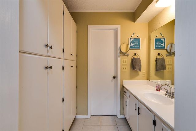 9713 Hefner Village Boulevard, Oklahoma City, OK 73162