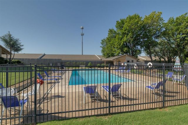 9713 Hefner Village Boulevard, Oklahoma City, OK 73162