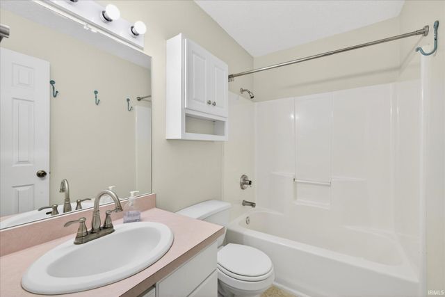 424 W Somersbe Place, Bloomington, IN 47403