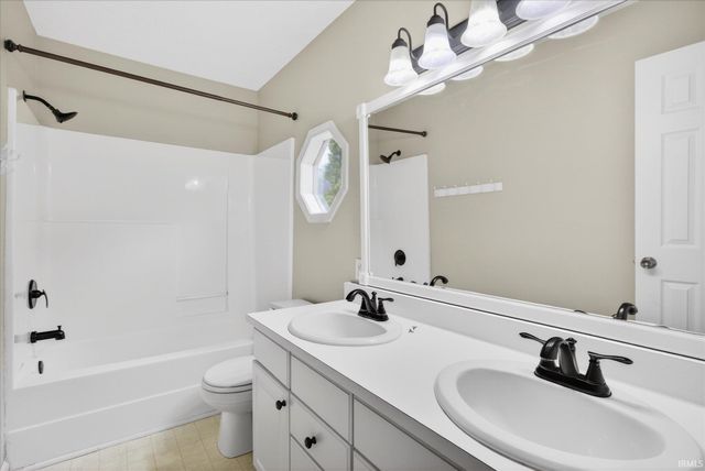 424 W Somersbe Place, Bloomington, IN 47403