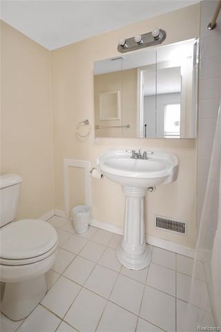 1740 Fort Street 36, Trenton, MI 48183