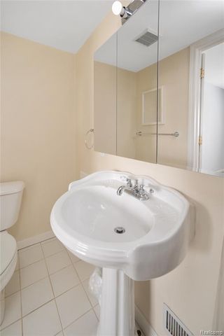 1740 Fort Street 36, Trenton, MI 48183