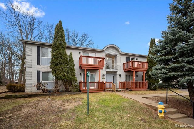 1740 Fort Street 36, Trenton, MI 48183