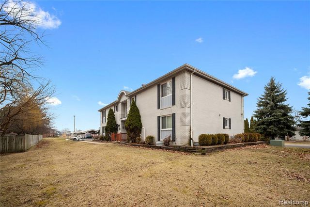 1740 Fort Street 36, Trenton, MI 48183