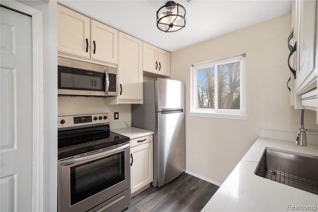 1740 Fort Street 36, Trenton, MI 48183