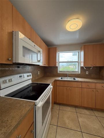 3100 W Flagler St 312, Miami, FL 33135