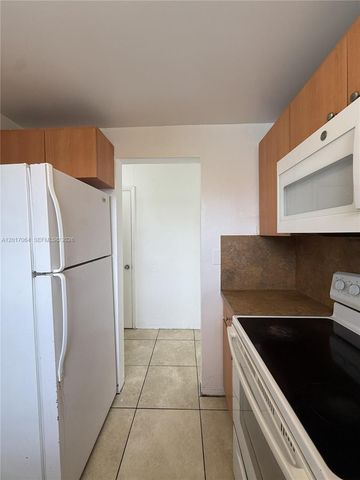 3100 W Flagler St 312, Miami, FL 33135